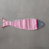 Atelier Carta Bianca, sardina porta sacchetti Quadri rossi, tessuto, 60x14 cm