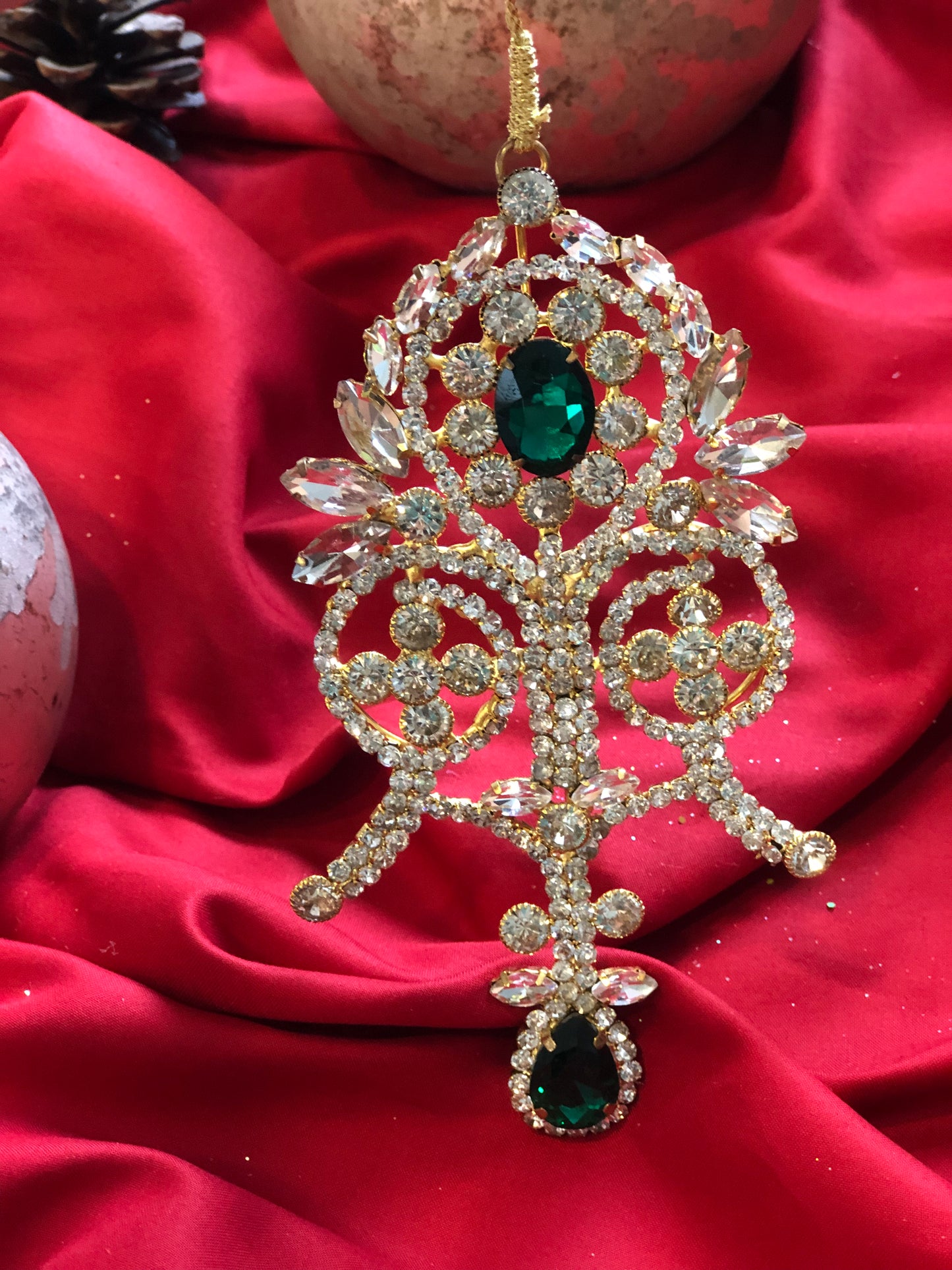 Enzo De Gasperi, Christmas decoration to hang with golden jewel with green damask stone, h13 cm
