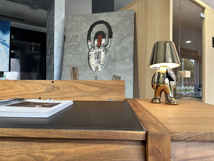 Qeeboo, lampada da tavolo Golden Brothers Tom oro