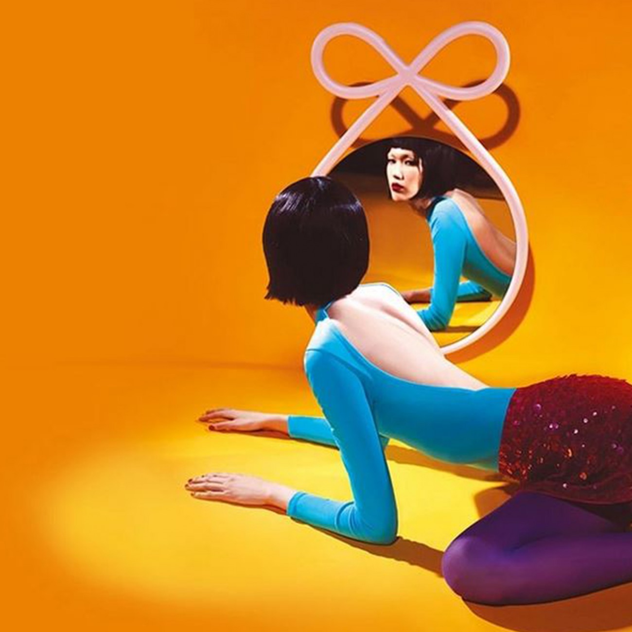 Qeeboo, Specchio Ribbon Mirror rosa