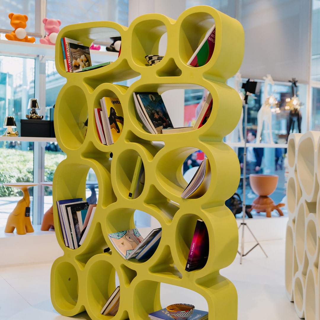 Qeeboo, Libreria Koibuchi rosa