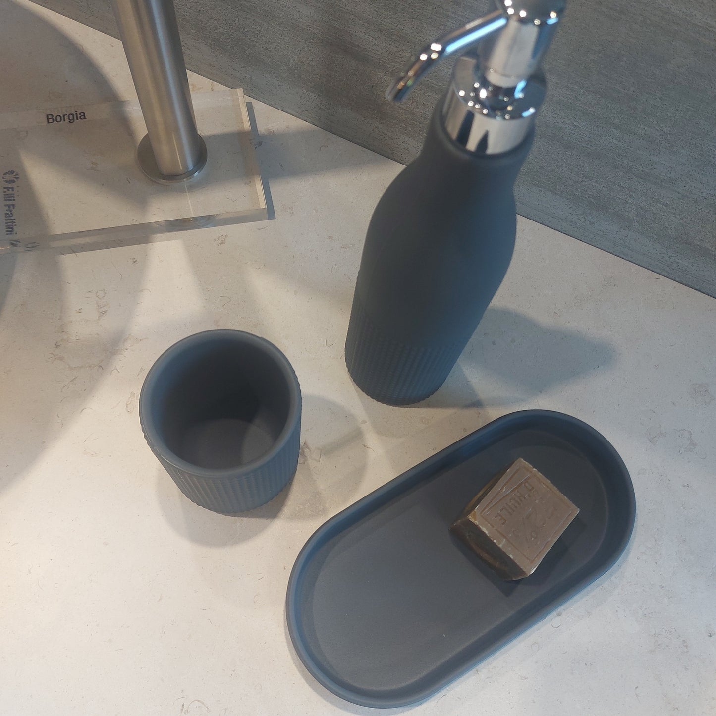 Geelli, Principe glass in sand color gel, designer Monica Graffeo, GRB-PRI-C21