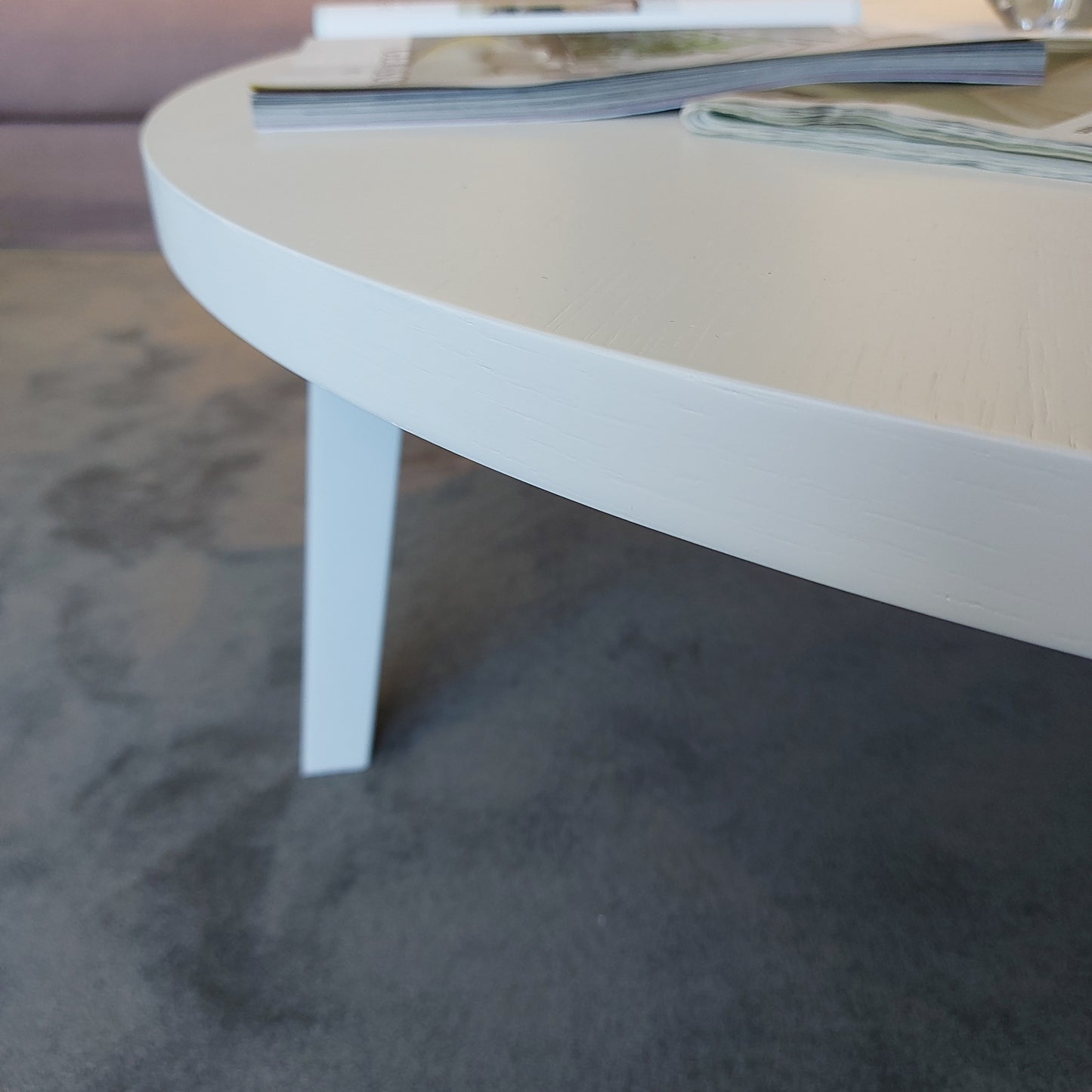 Gervasoni, tavolino Gray49, D 100 cm, rovere bianco, Paola Navone, GRA049FRW