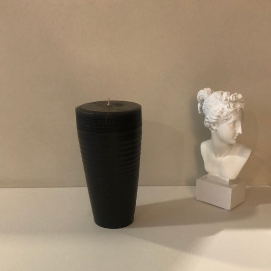 Fiorirà un Giardino, candela nera con tronco a cono d6 x  h17 cm