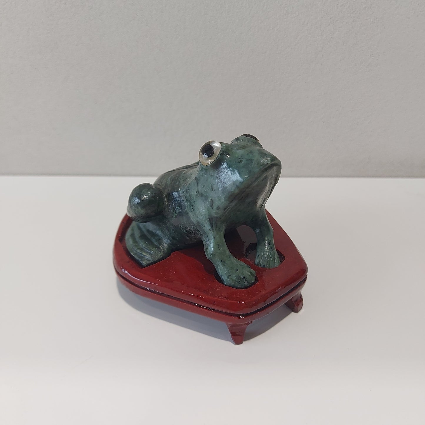 The Traveler's Treasure, Frog figurine