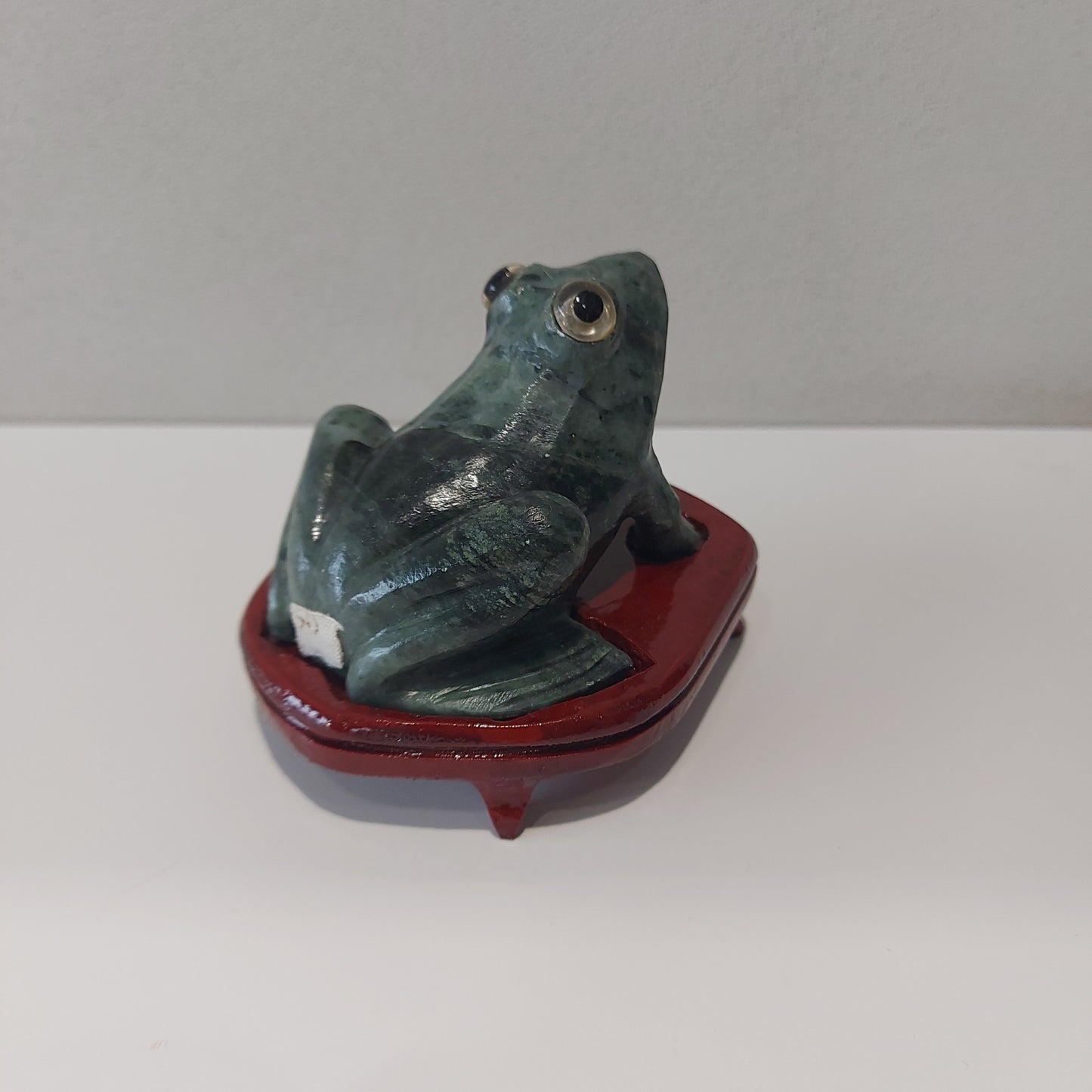 The Traveler's Treasure, Frog figurine