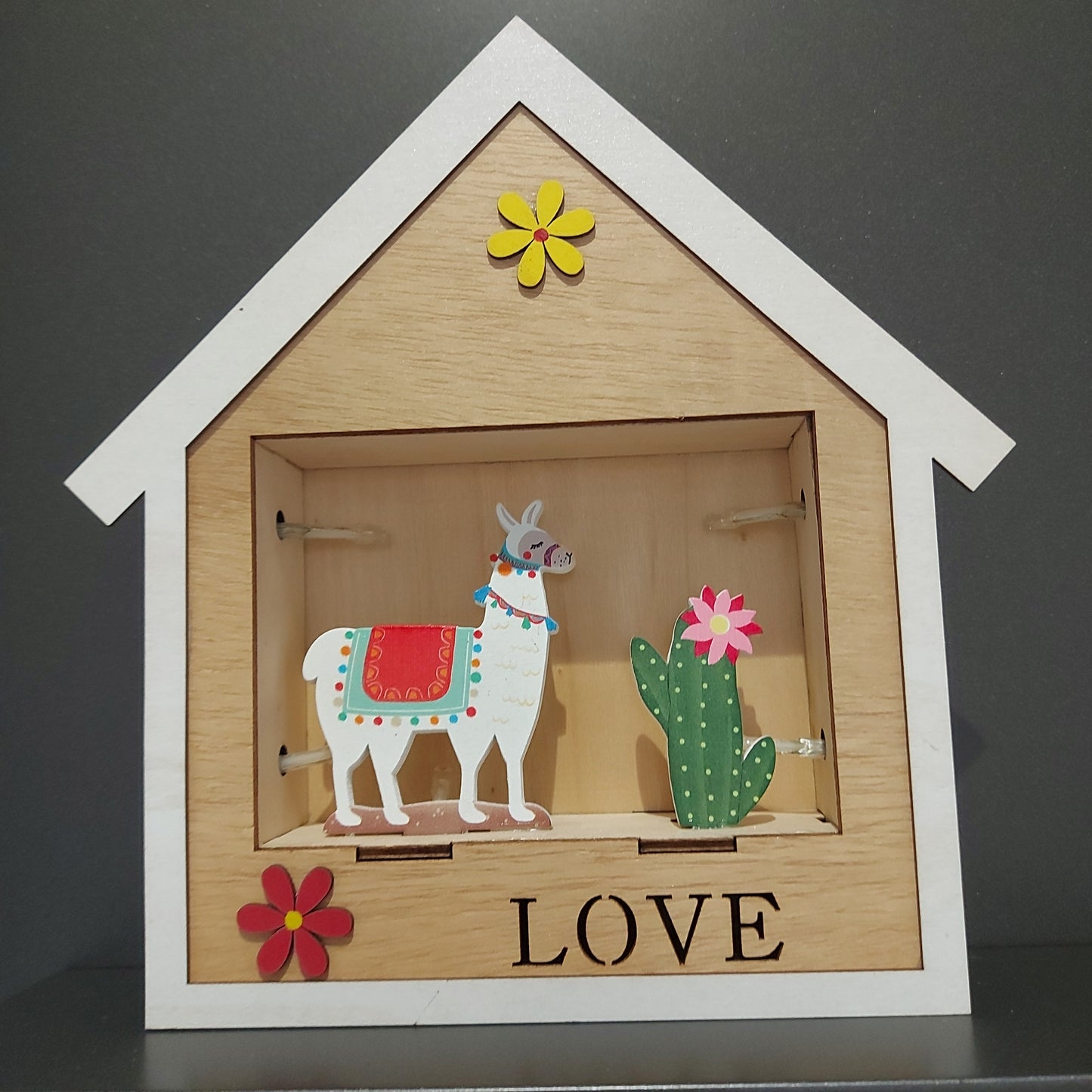 Enzo De Gasperi, casetta/lampada lama love con led, legno, 20x20x5 cm