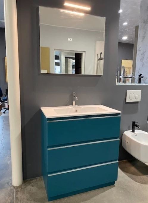 Ideagroup, mobile lavabo a terra System laccato opaco blu rana con top + lavabo integrato in Mineralsolid bianco opaco L80 cm
