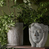 Enzo De Gasperi, vaso di cemento testa di donna, h36 x d22 cm