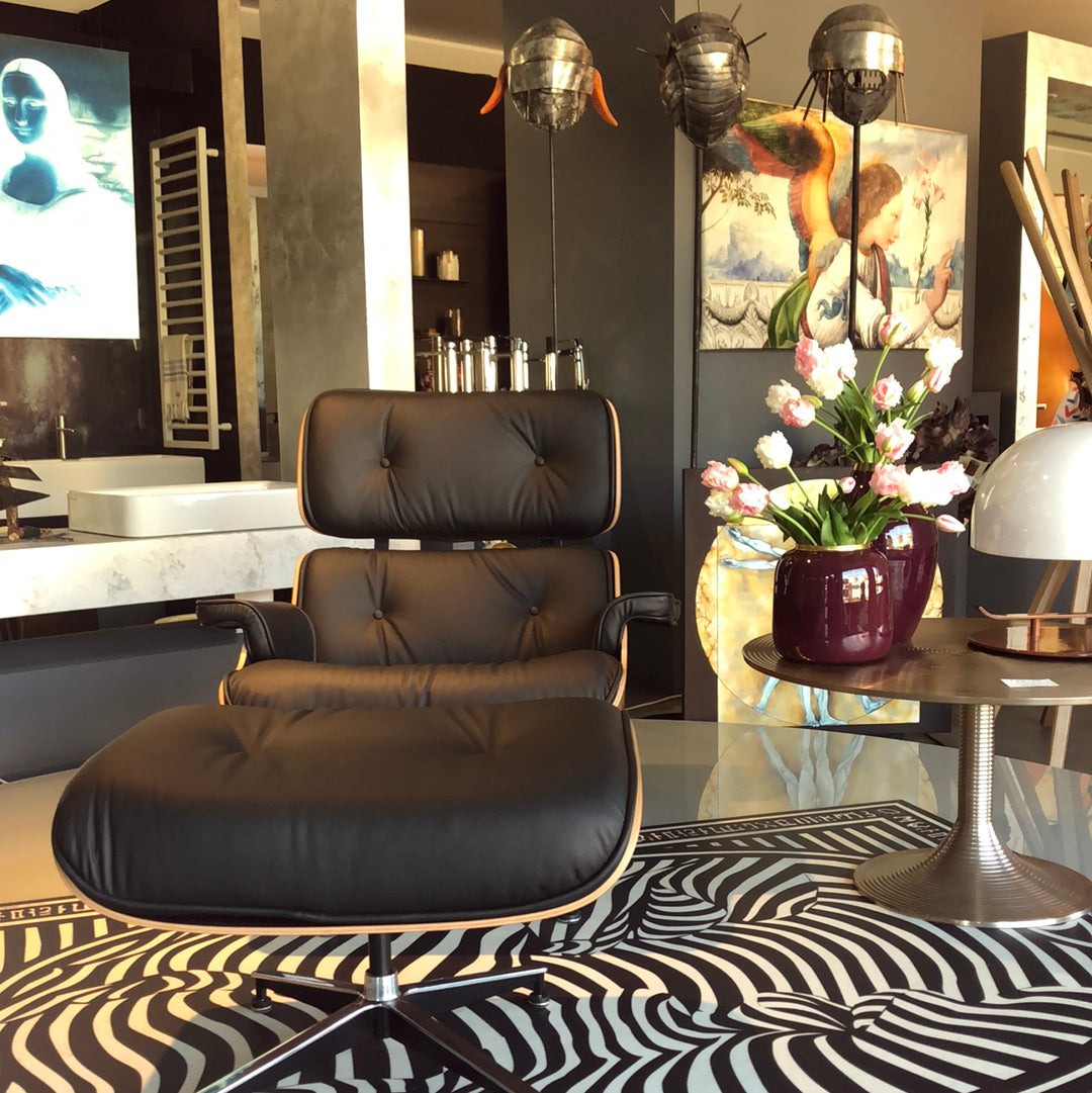 Archilab, poltrona lounge chair Eames, scocca legno palissandro e rivestimento in pelle nera