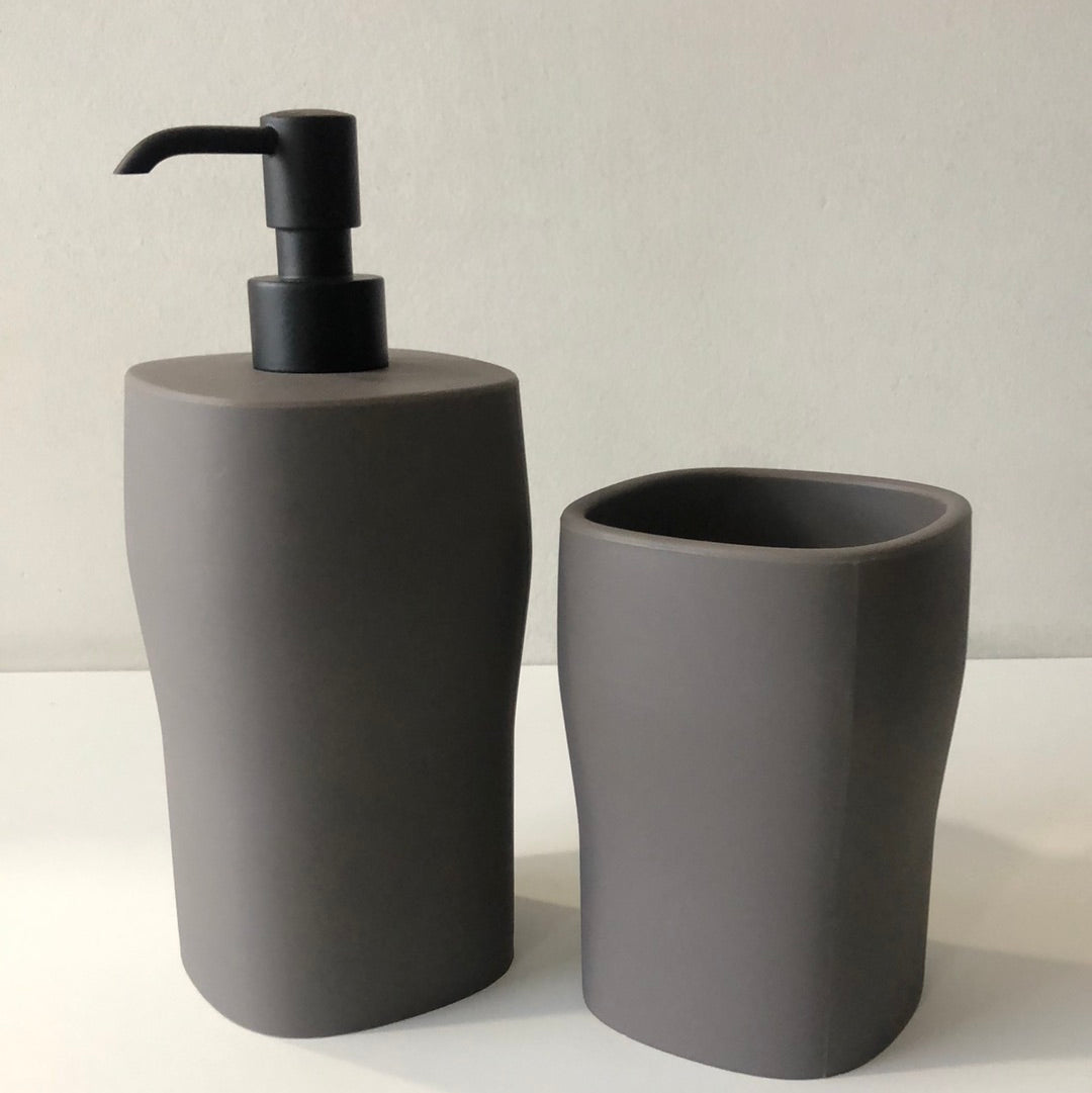 Geelli, Bicchiere portaspazzolino Grace in Gel colore tortora, Monica Graffeo, GGR-BIC-C20