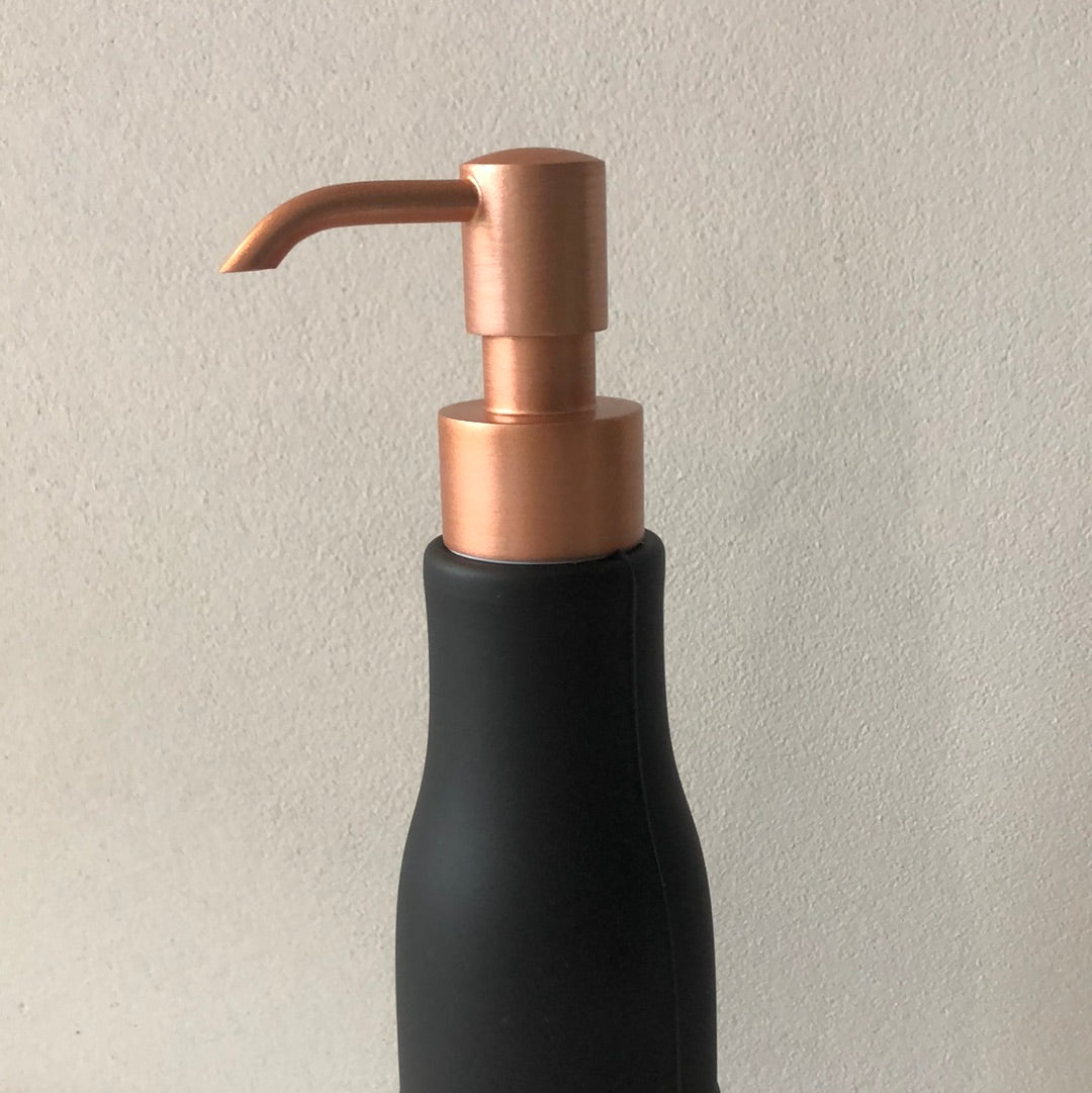 Geelli, Dispenser Regina di Bolle da 250 ml con pompetta rame in gel colore nero, designer Monica Graffeo