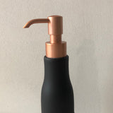 Geelli, Dispenser Regina di Bolle da 250 ml con pompetta rame in gel colore nero, designer Monica Graffeo