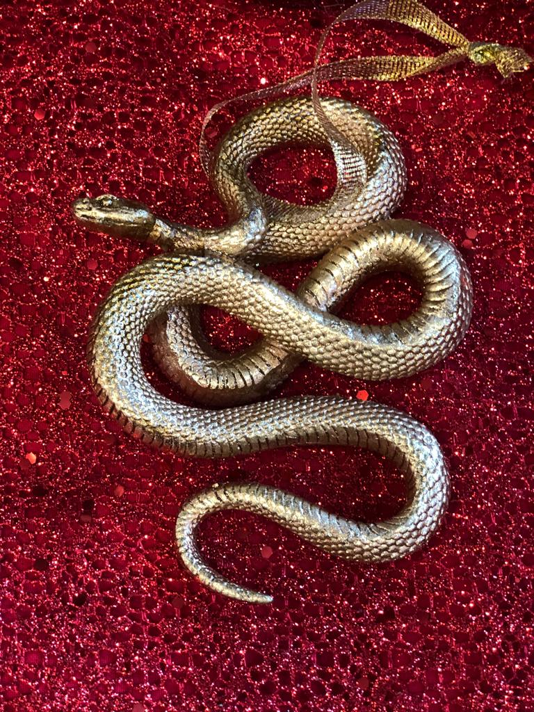 Enzo De Gasperi, set 2 decorazioni snake, resina oro,  h 12 cm