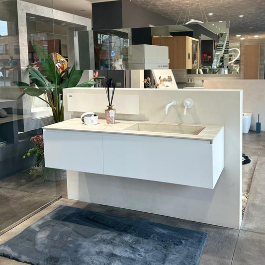 Ideagroup, mobile lavabo Cubik laccato opaco bianco neve con top + lavabo integrato in gres Laminam travertino L160 cm