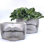 Enzo De Gasperi, vaso cemento labbra, h16x26,5x15,5 cm, waterproof, outdoor