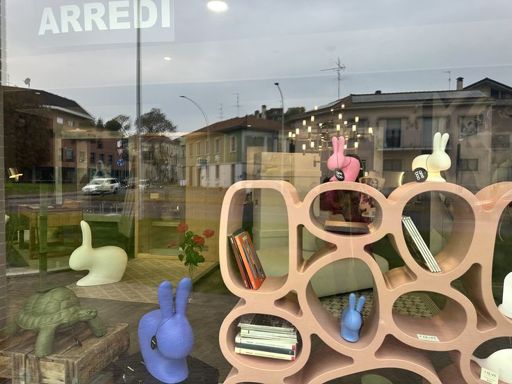 Qeeboo, Libreria Koibuchi rosa