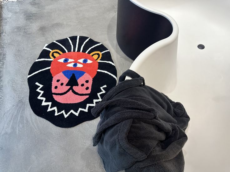 Qeeboo, tappeto Oggian Leo M