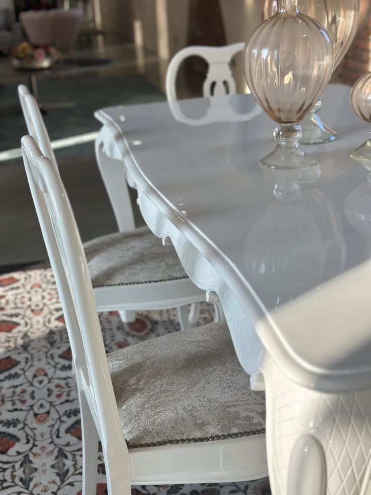 Set tavolo 180x90 cm con 6 sedie Classic Barocco bianco lucido