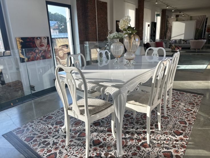 Set tavolo 180x90 cm con 6 sedie Classic Barocco bianco lucido