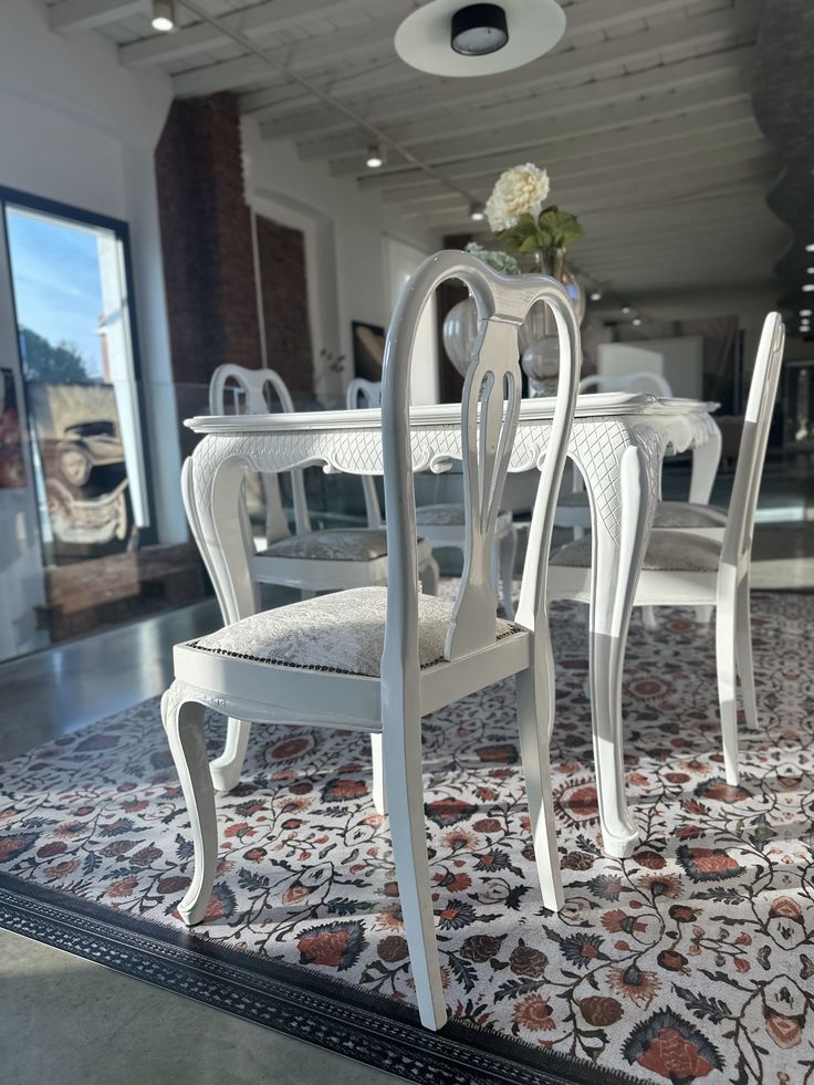 Set tavolo 180x90 cm con 6 sedie Classic Barocco bianco lucido