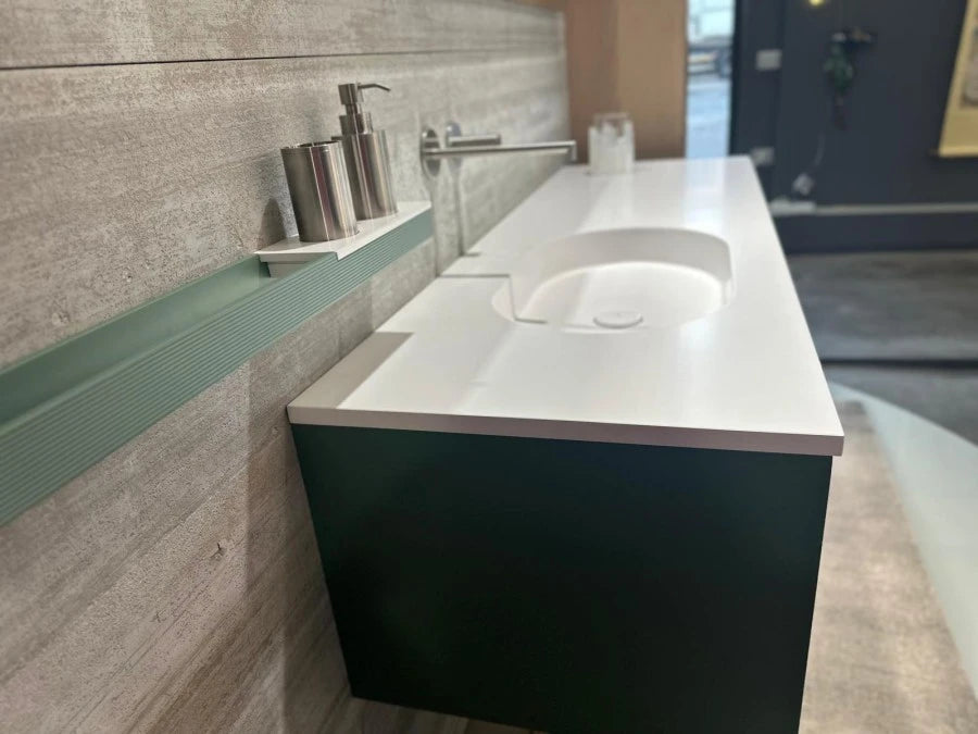 Casabath, mobile lavabo S40 laccato opaco malva e top Monolith bianco opaco L160cm con colonna rovere nordic H180 cm