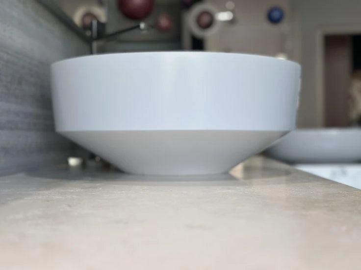 Casabath, mobile lavabo XS dogato noce walnut, top marmo cresma di luna e lavabo in appoggio in Monolith