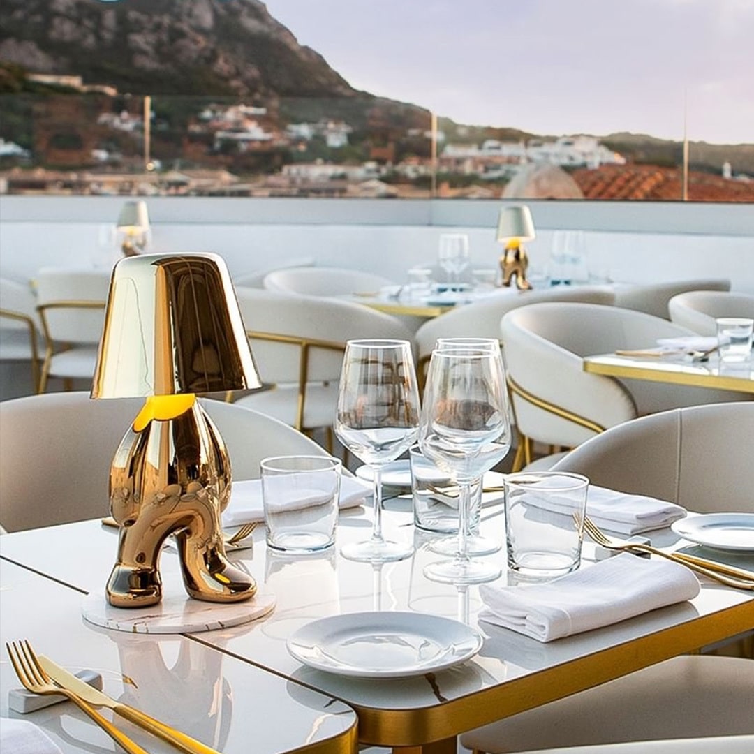 Qeeboo, lampada da tavolo Golden Brothers Tom oro