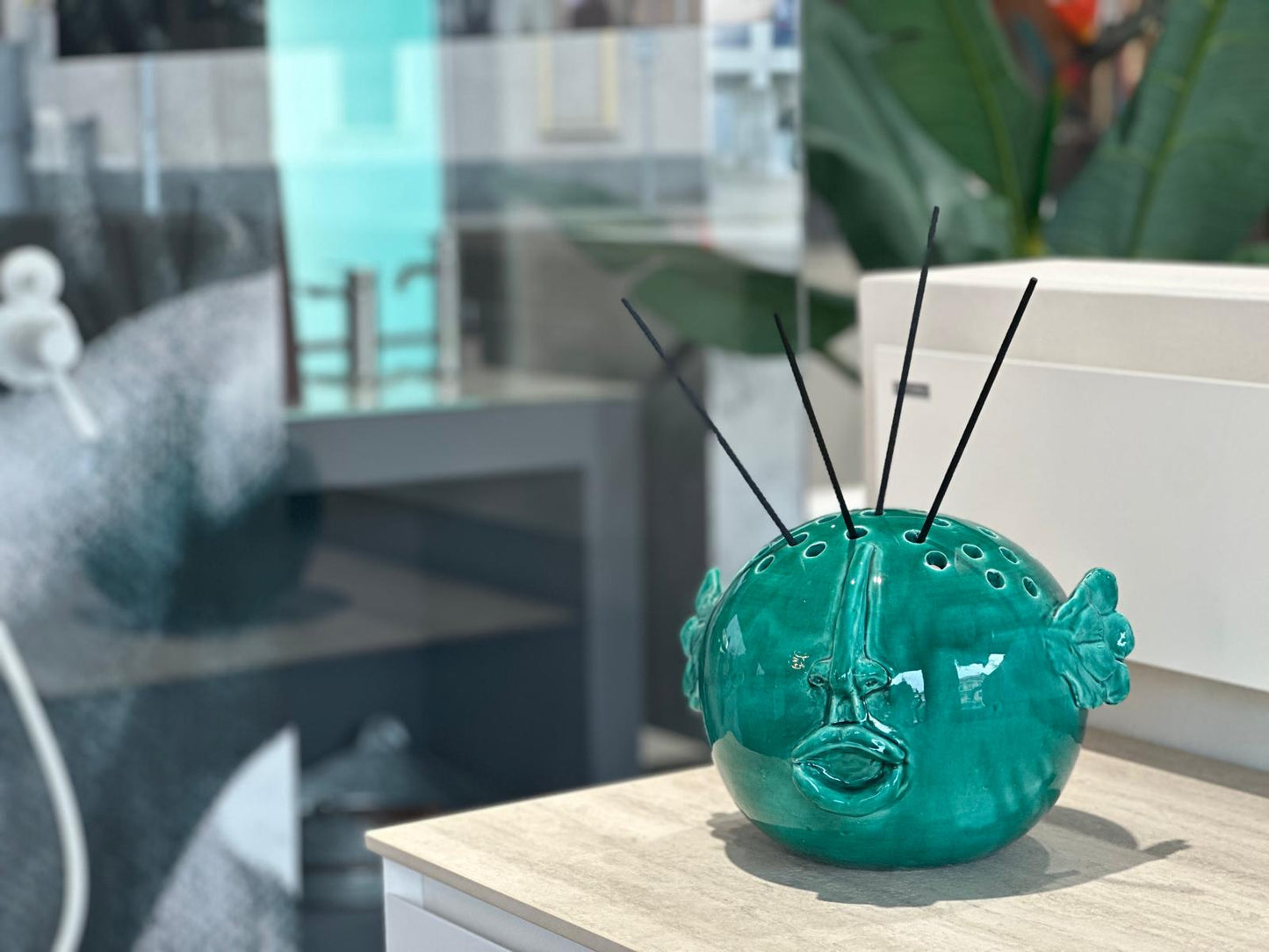 Patrizia Italiano, Vaso scultura angelo portafiori verde fatto a mano in ceramica