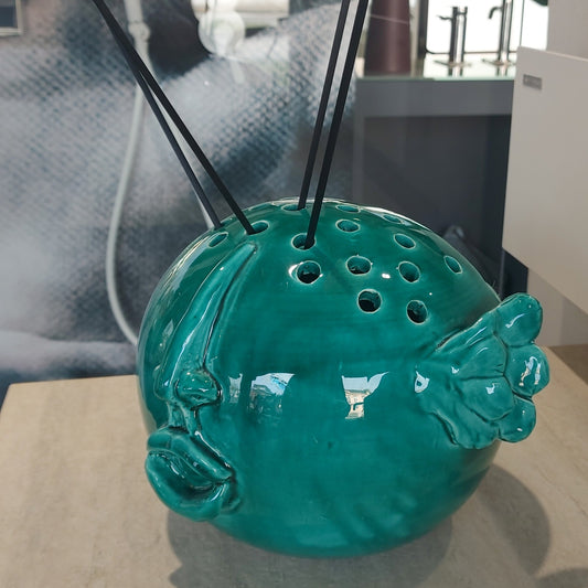 Patrizia Italiano, Vaso scultura angelo portafiori verde fatto a mano in ceramica
