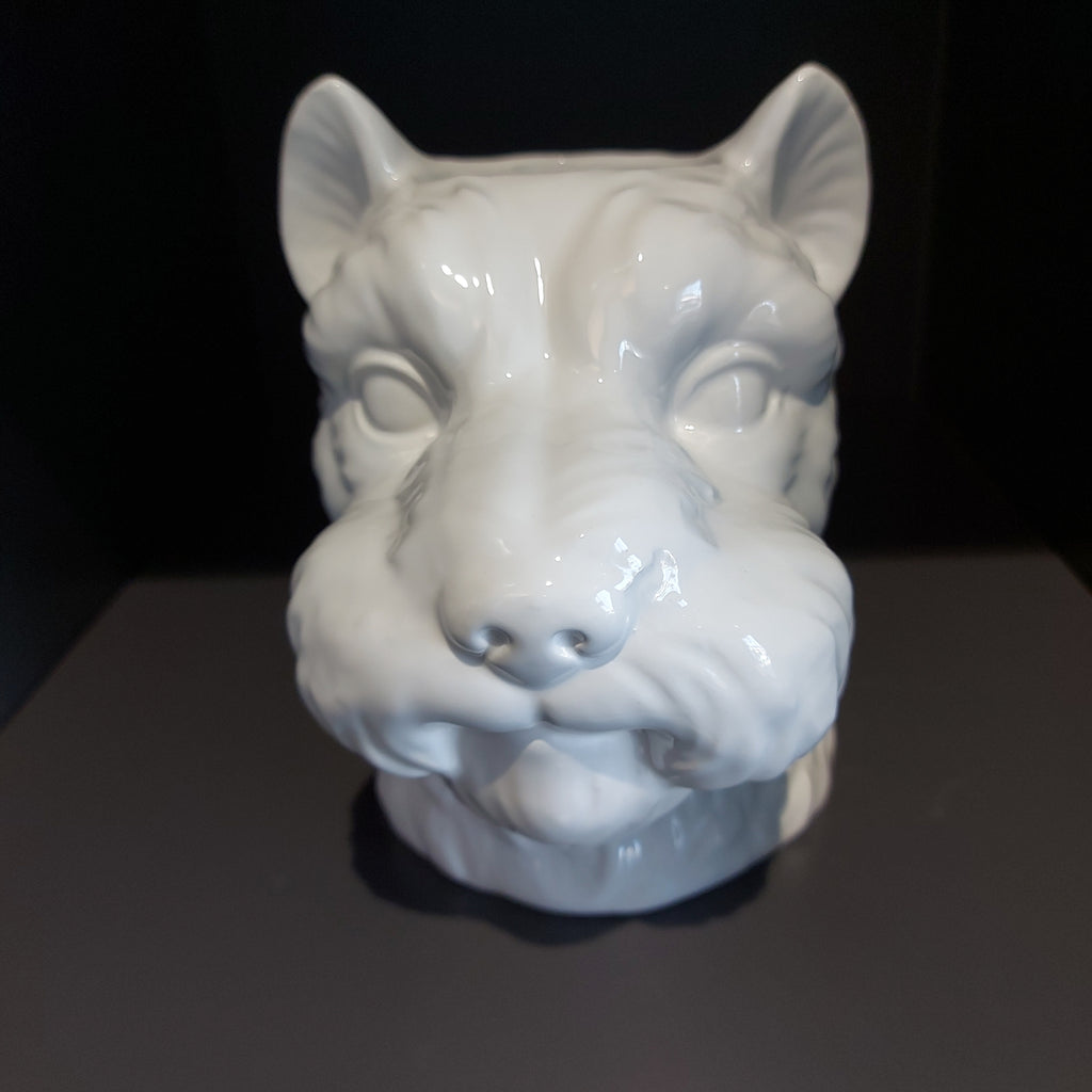Enzo De Gasperi, vaso cane Schnauzer, ceramica bianca, h20 x 15 cm