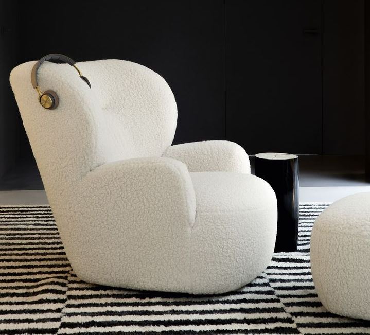 Gervasoni, poltrona girevole Loll 09 con pouf Loll 08, rivestita in tessuto bear-polar, Paola Navone, LOL009FCD/LOL008FCD