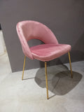 Enzo De Gasperi, sedia velluto rosa e gambe ottone con schienale aperto, h83x62x54