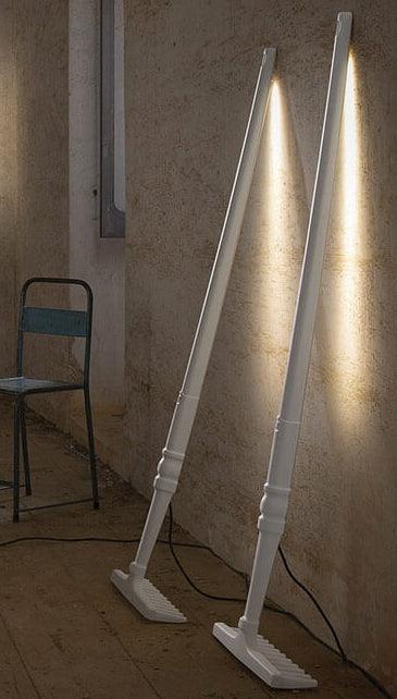 Karman, Lampada d'appoggio rastrello, collezione TOBIA, Matteo Ugolini, HP145 3R EXT