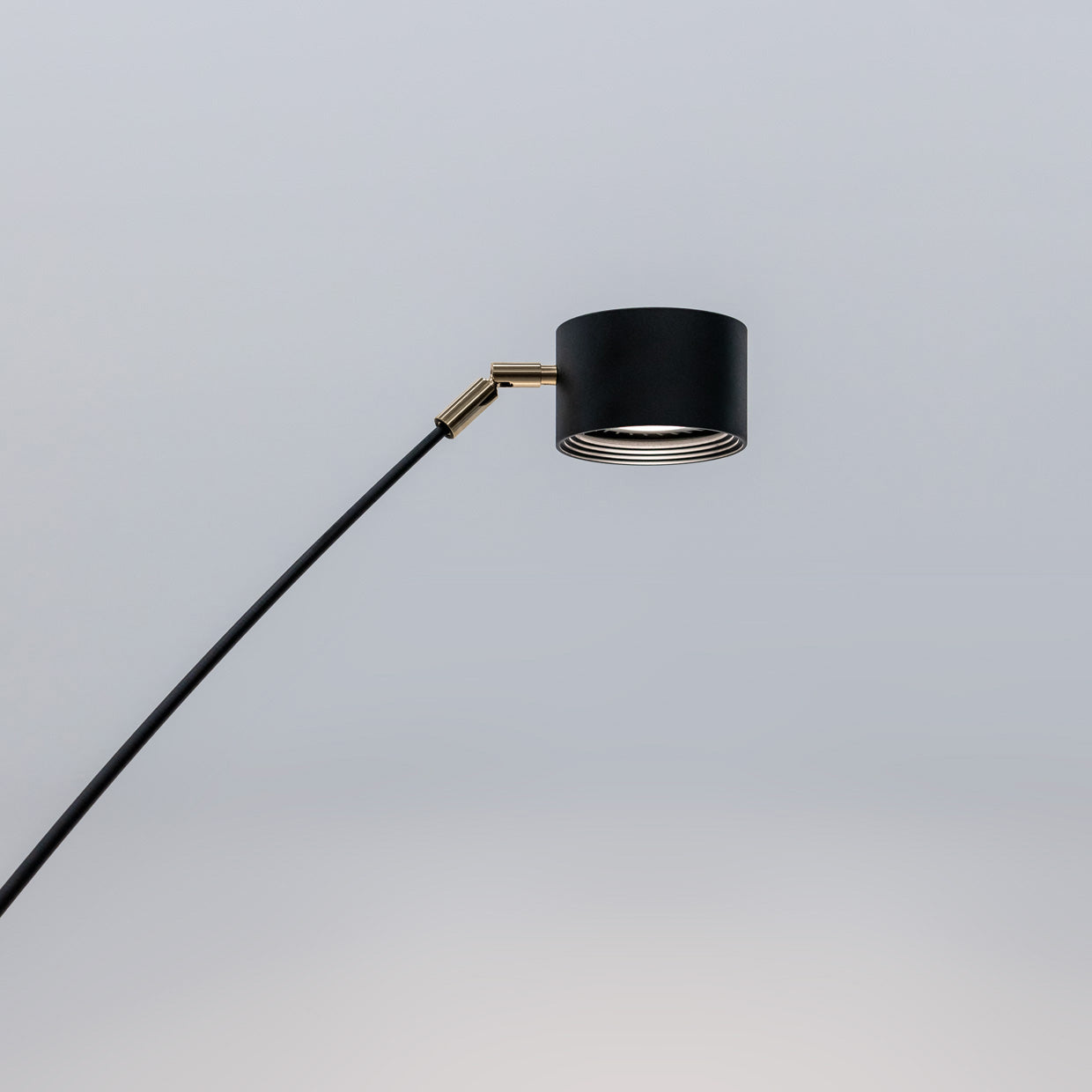 Davide Groppi, Lampada da terra indoor Sampei 260 LIMITED EDITION n. 102/200, fibra di vetro e finiture oro 24K, Compasso d'Oro ADI 2014